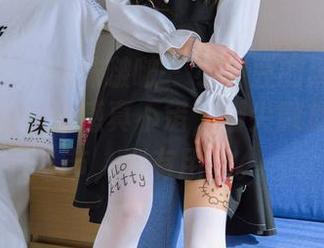 BoBoSocks袜啵啵 – 小甜豆的黑丝写真，定制的设计感真不错，脚尖微加固这细节，别有用心。