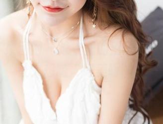 GIRLT果团网 – 泳衣里的王语纯，自信到让人想喊“好美呀”！