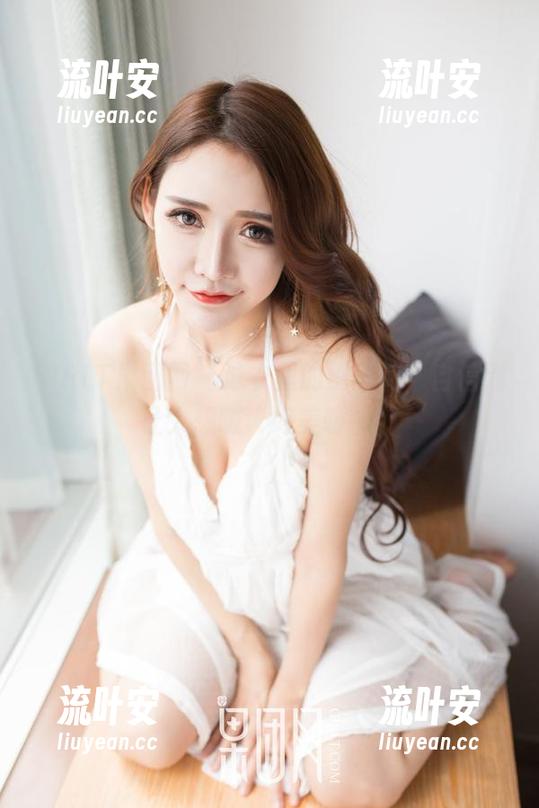 GIRLT果团网-王语纯 GIRLT果团网 - 泳衣里的王语纯,自信到让人想喊“好美呀”!