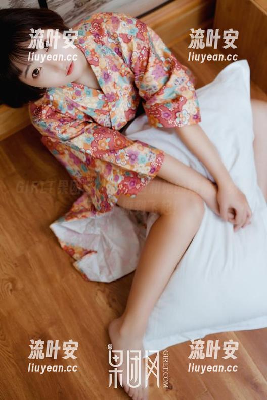 GIRLT果团网-裴希西 GIRLT果团网 - 裴希西和她的短裤:免费图片,撩到飞起!