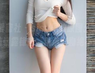 IMiss爱蜜社 – sisy思的原图：妩媚小女孩崭露锋芒，精选好物绝不挑