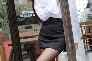 IMiss爱蜜社 – 高清那又怎样？泳池里的黄乐然看起来真让人分心