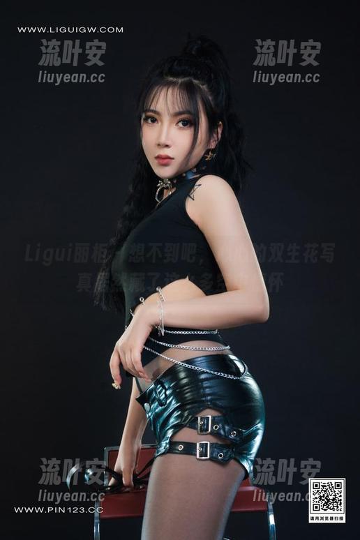 Ligui丽柜-心心 Ligui丽柜 - 想不到吧,心心的双生花写真居然藏了这么多空中情怀