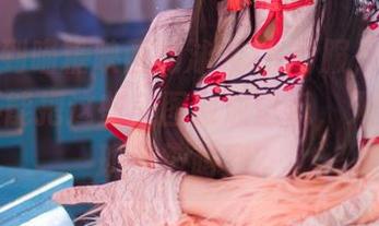 每次看到喵糖映画的泳装JK制服，我就想，能不能把这些美图做成壁纸，天天上下班都被萌到？