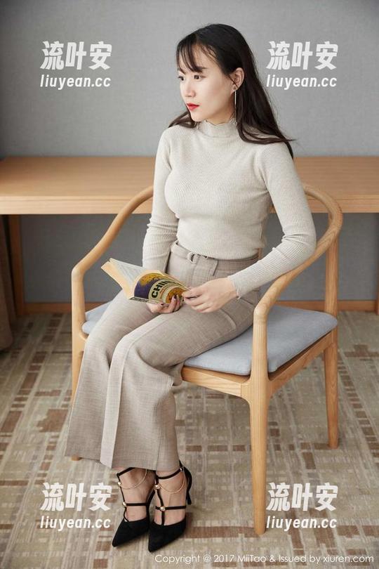 MiiTao蜜桃社-琉璃lily MiiTao蜜桃社 - 一套护士装,琉璃lily在定制写真中散发不一样的气息?