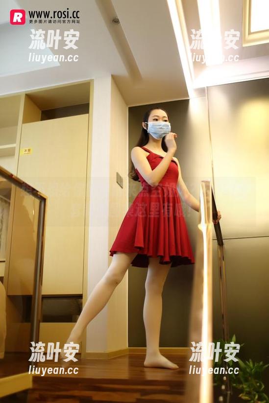 ROSI口罩 想不想给你的穿搭来点空姐风?ROSI全套制服图集这里有哦!