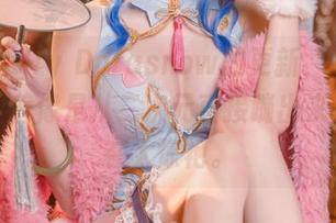 这次Sally Dorasnow的更新，麻美比基尼看着像是从二次元直接蹦出来的，实在太惊艳。
