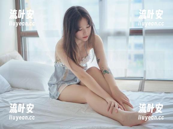 在白裙之下，Sira(시라)的每一张私房照片总让人想入非非