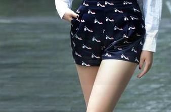 TuiGirl推女郎 – 网袜就像李丽莎的个性，图中的炫酷与柔美交织