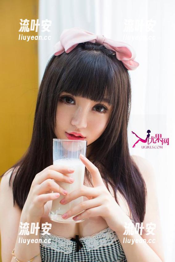 UGirls尤果网 - 校园探险：孟狐狸全套图集，水管上那只懒洋洋的小鸟