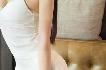 UGirls尤果网 – 张栩菲在线图集：泳装秀，她简直在玩火！