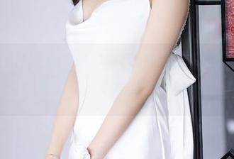 XIAOYU语画界 – 最新的沐若昕婚纱照，这服装真是………好像浑身都闪着光？