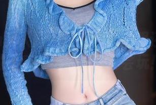 Xiuren秀人网 – 这是全套礼服还是全套的诱惑？区静瑶你真会玩！