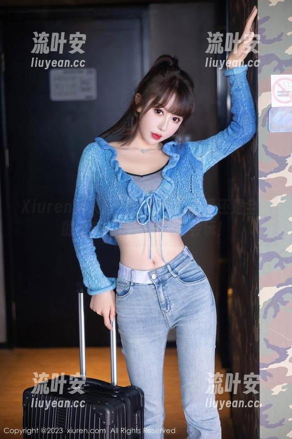Xiuren秀人网 - 这是全套礼服还是全套的诱惑？区静瑶你真会玩！