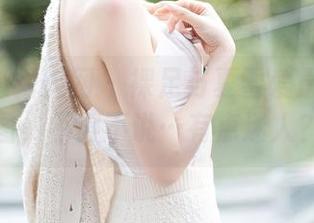 Xiuren秀人网 – 裸足与夏雪爱最新的原图，不得不说…有点迷人？