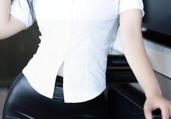 Xiuren秀人网 – 最新“小乔babyb双人”照片，可能我们都该向他们学习，如何把友情演绎成默契！