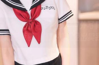 Xiuren秀人网 – 小热巴的户外写真合集：说好不羡慕，但眼神已经出卖我。