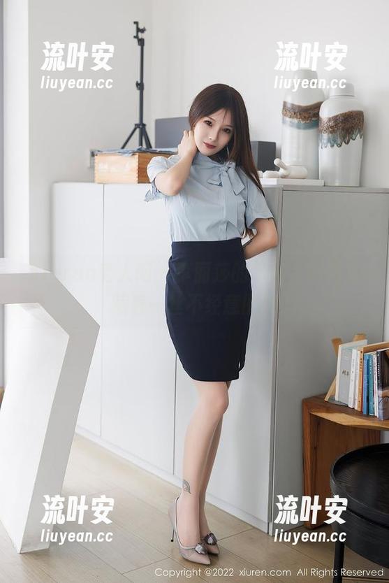 Xiuren秀人网-李丽莎 Xiuren秀人网 - 李丽莎的吊带,图包里藏着一丝不经意的撩