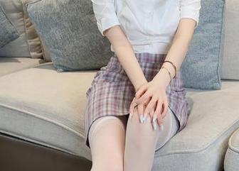 Xiuren秀人网 – 看肉晴MINI如何把温柔写进照片里，合集就像一首随意流淌的小曲子，听着听着就入迷了。