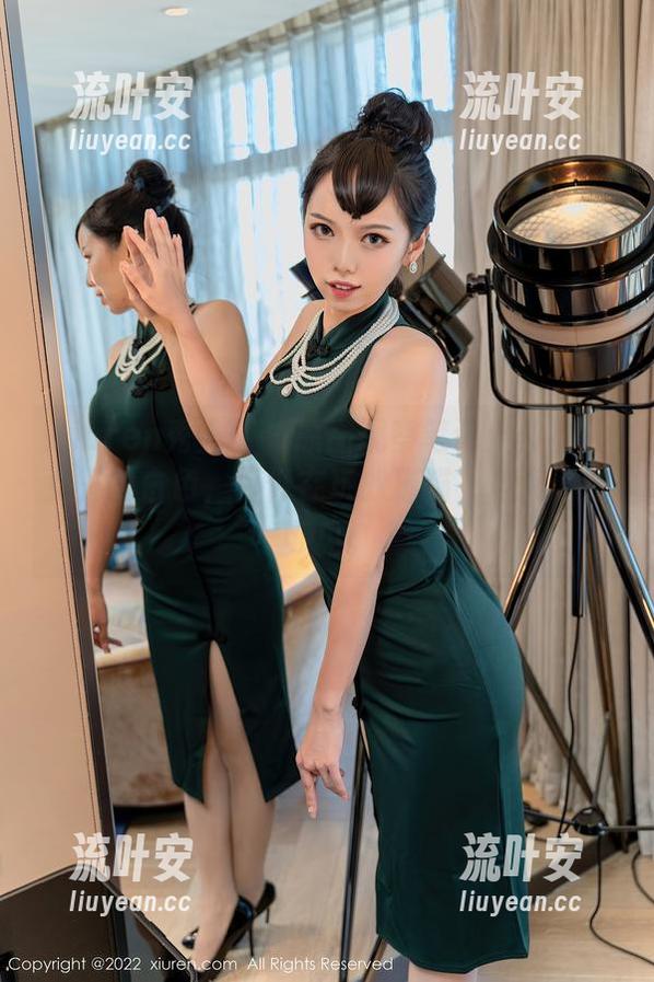 Xiuren秀人网 - 原图观察笔记：邹晶晶女王的白色，好像在玩躲猫猫，但又隐约可见。