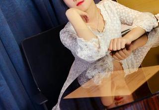 pans – [写真]Tina的职业装，看似严肃，其实暗藏玄机！