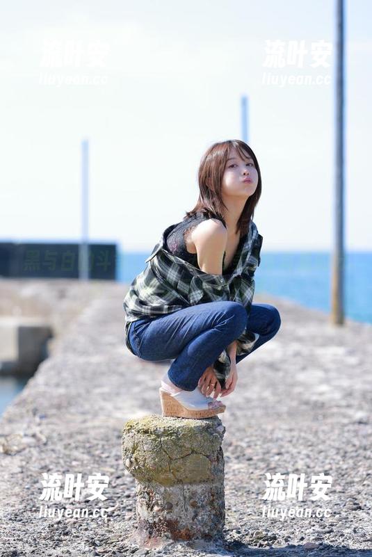 黑与白的斗争：いくみ(育美)写真集的分享，让暗黑风也能撒娇！