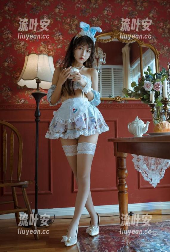 不呆猫带你看，高清cos与姐姐的隐秘旅行