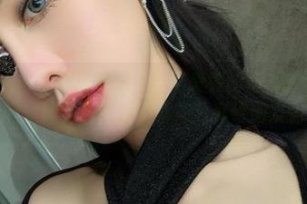 微密圈 – 这波搭配绝了！不爱笑的赛琳的西服+渔网丝袜组合，值得拿来分享给朋友们！