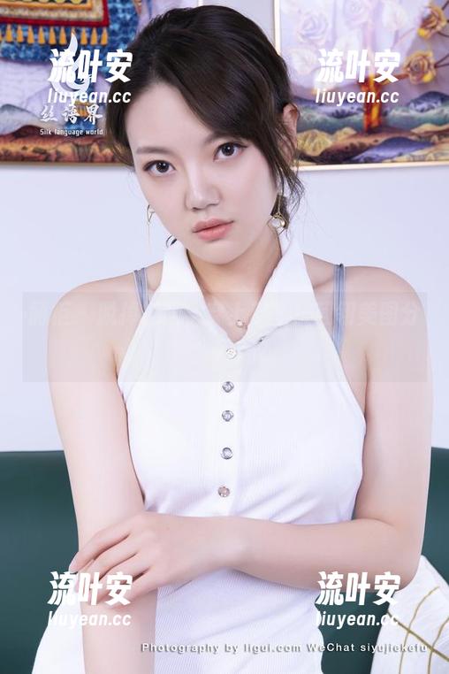 丽柜-葳翎 丽柜 - 脱掉棉袄,穿上皮衣!葳翎美图分享,冷吗?