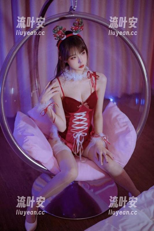 裤里丝这主意不错！余多多Dudu写真图集上线
