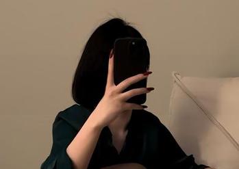 微密圈 – 哦豁！保守的二舅妈派来的库里油亮丝，壁纸上的精彩绝对值回票价。
