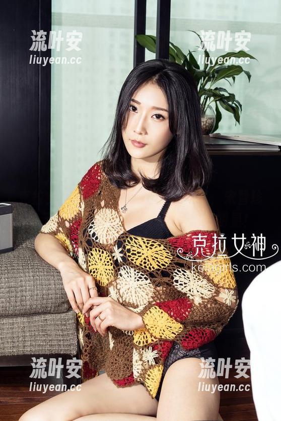 克拉女神 - 私房鞋架上的高跟鞋，宋智珍表示：它们在我心中永远是超级明星！