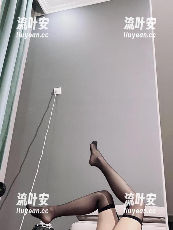 微密圈 - 兔宝妮to居家图册：最适合宅家的姿势大赏，不信你试试！