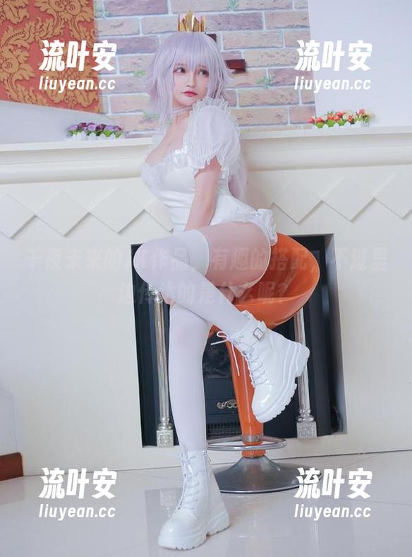 千夜未来的JK作品，有趣的搭配，不过里边传达的是什么呢？