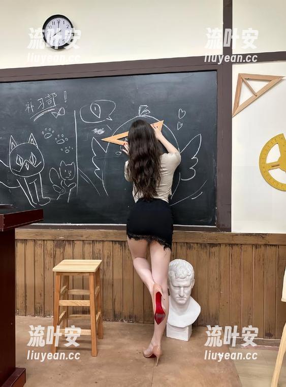 可可西yyy 微密圈 - 可可西yyy的图集:小小学妹大大诱惑!