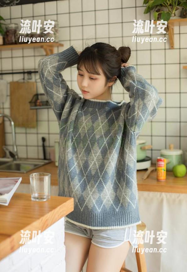 喵糖映画免费送你香肩清纯美女图包，下载前请自配滤镜