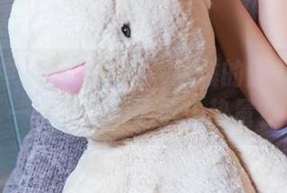头条女神 – 白色原图：筱溪的那件衣服——它到底烧了多少热量？
