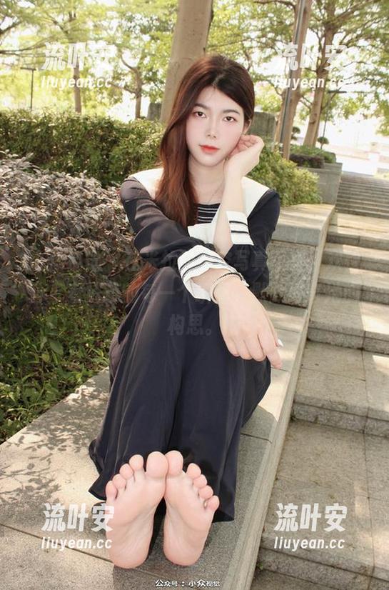 小众视觉 - 在米拉的镂空写真集里，欢快分享着捕获的每一个瞬间，默默好奇她的构思。