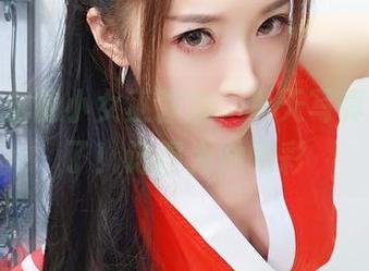 追逐热浪的小女巫露娜，夏天写真全集来了！记得为她喝彩