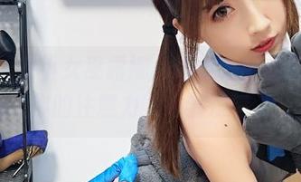 cos天使小女巫露娜，温柔地用美足召唤你的注意力，果然没错。