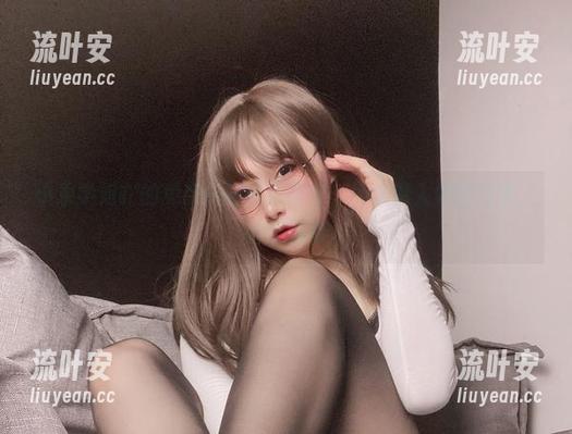 小泉学姐吖的免费风纪委员图集，偷偷潜入她的日常，超不过瘾