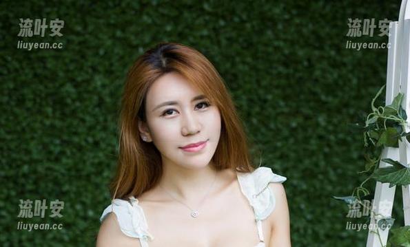 尤物馆 - Cris_卓娅祺的长腿套图更新，腿太长，都有点丧失重心了！