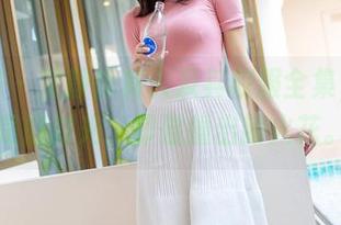 尤蜜荟 – 艾静香其人及其校服全集，明明是旧时光，却碰撞出新火花。
