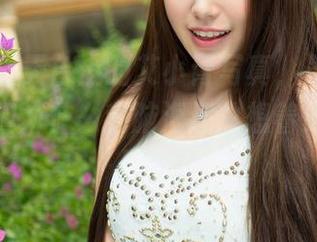 推女神 – 天台上的艾小青写真，虽然画面很赞，但为什么我脑海还总想着更高的楼层呢？