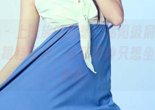 推女郎 – 上班族的梦想：易阳披肩一头，搭配高跟鞋图片，分享那种只想坐着的崩溃感。