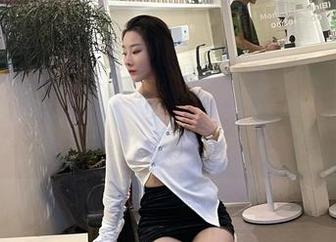 微密圈 – 更新！是小逗逗的写真，美足比我鞋柜里的新鞋都吸引！