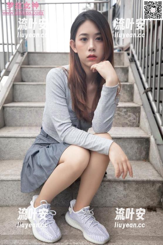 梦丝女神 - 牛仔连衣裙的压力？小允儿来分享她的穿搭哲学，顺手给你种草。