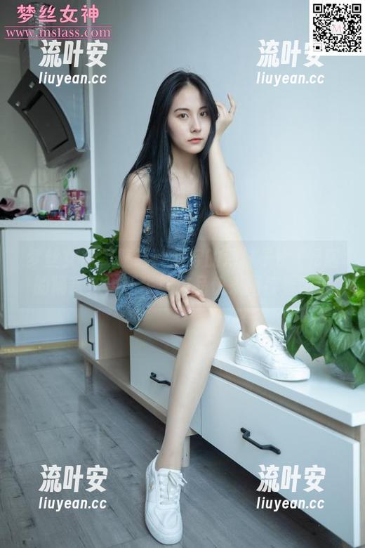 梦丝女神 - 晓晓：我穿的薄袜子比1元店的隔音效果还牛！作品快来图库看吧！