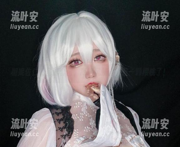 椒妮佐仁的圣诞套图，高清风景，就差一颗樱桃了！