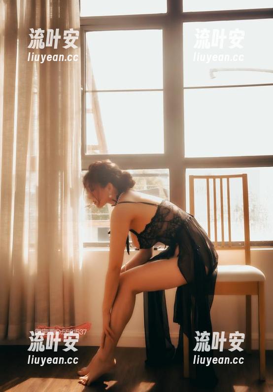 樱晚gigi校服写真集：学生时代的逃避与妄想。